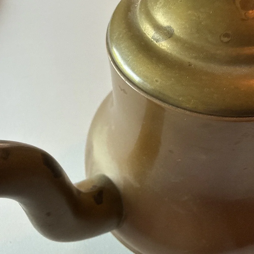 Vintage Copper and Brass Tea Pot with Lid and Wrapped Handle Decor (read)